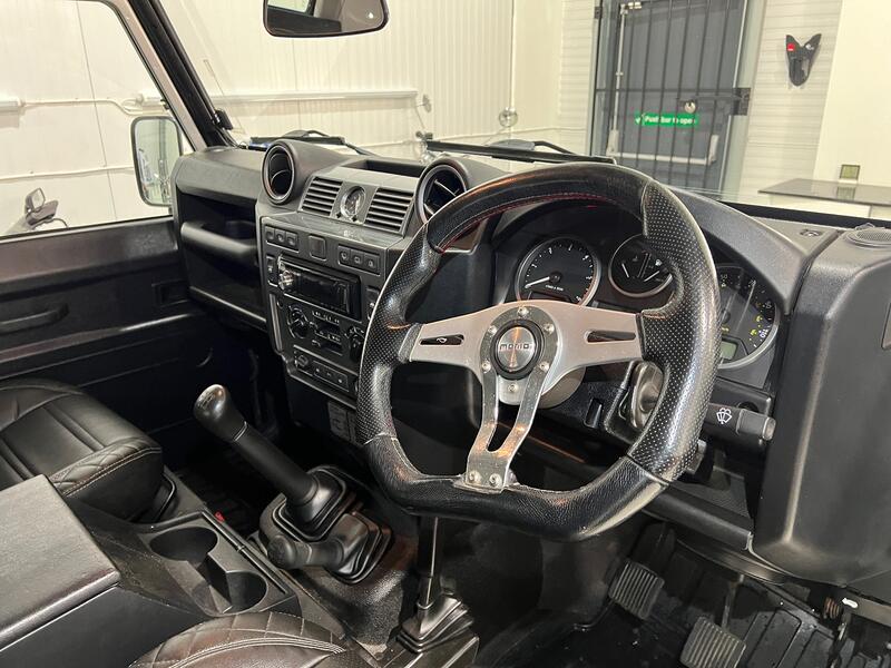 LAND ROVER DEFENDER