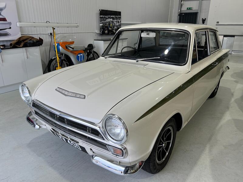 FORD CORTINA