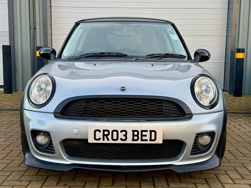 MINI HATCH
