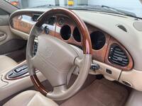 JAGUAR XK8