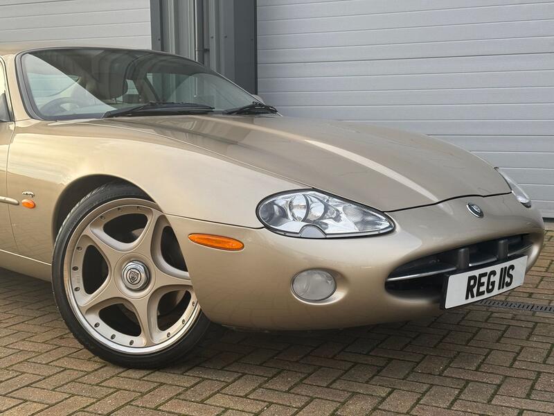 JAGUAR XK8
