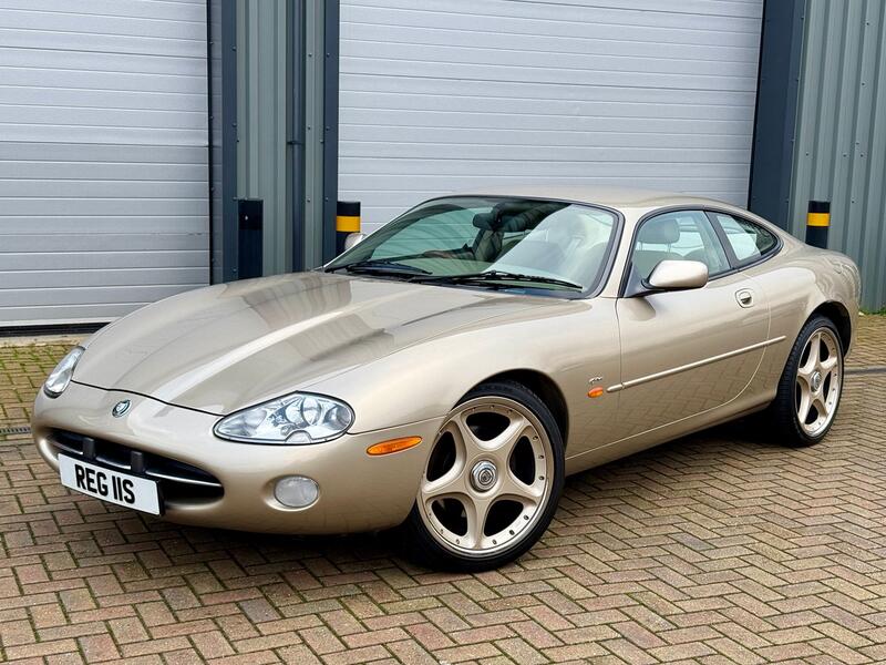 JAGUAR XK8