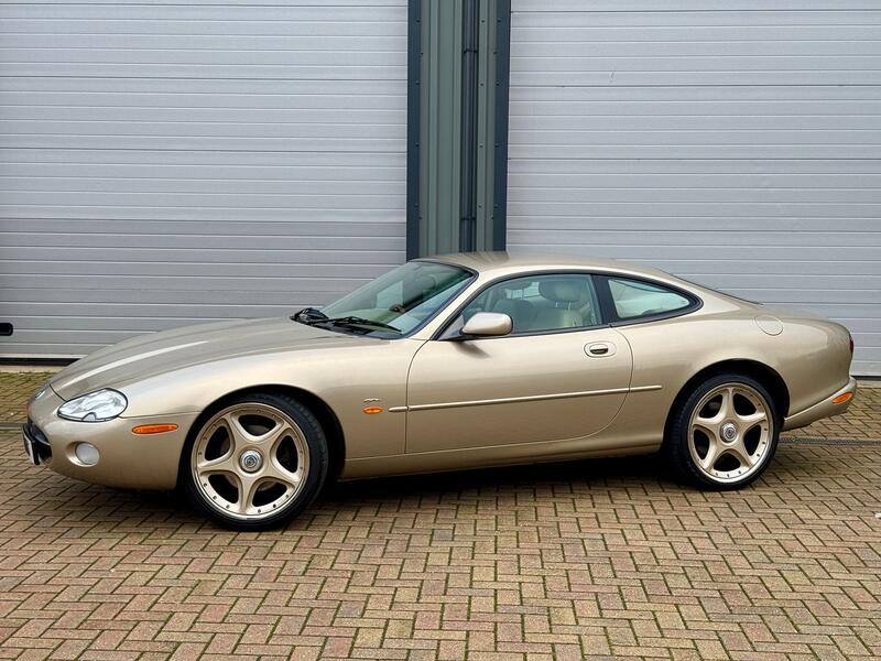 JAGUAR XK8