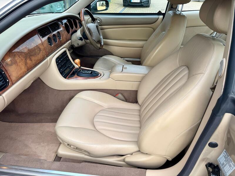 JAGUAR XK8