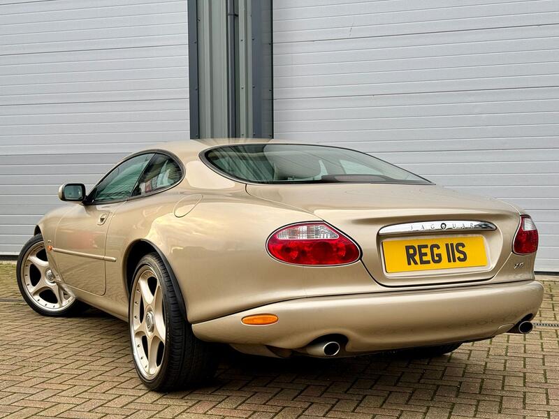 JAGUAR XK8