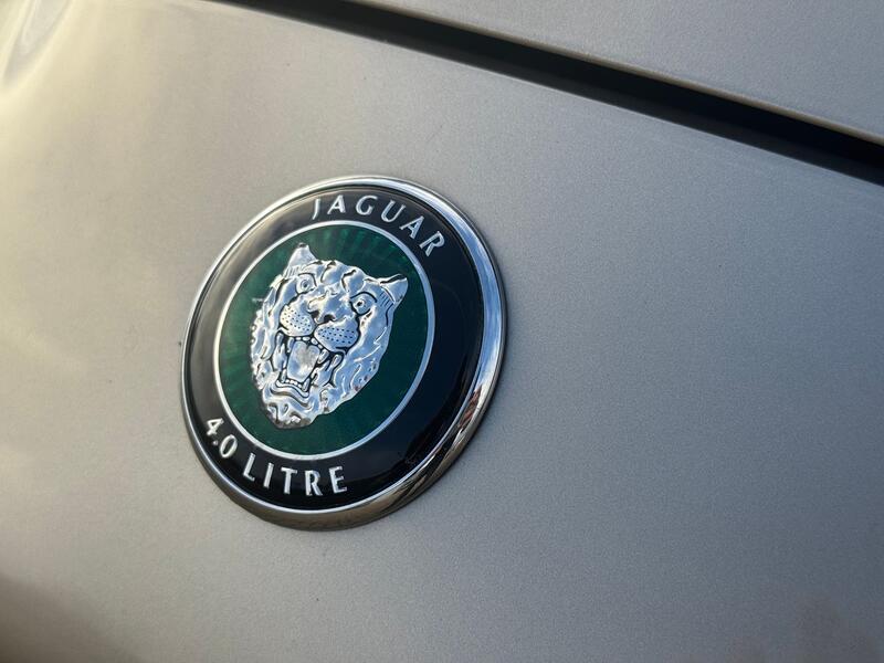 JAGUAR XK8