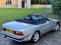 PORSCHE 944