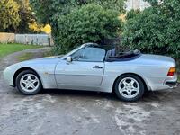 PORSCHE 944