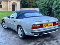 PORSCHE 944