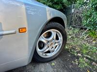 PORSCHE 944