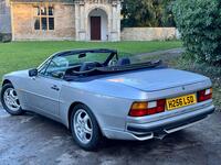 PORSCHE 944