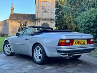 PORSCHE 944