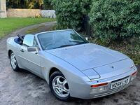 PORSCHE 944