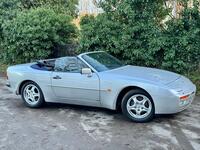 PORSCHE 944