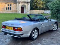 PORSCHE 944