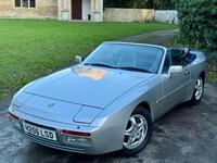 PORSCHE 944