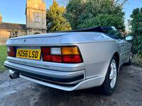 PORSCHE 944