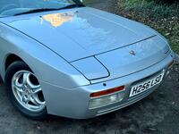 PORSCHE 944