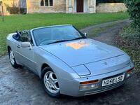 PORSCHE 944