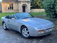 PORSCHE 944