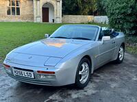PORSCHE 944