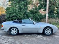 PORSCHE 944