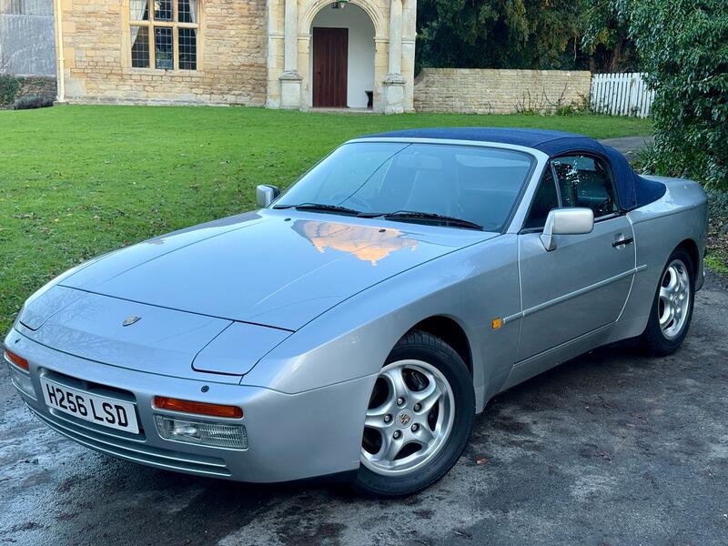 PORSCHE 944