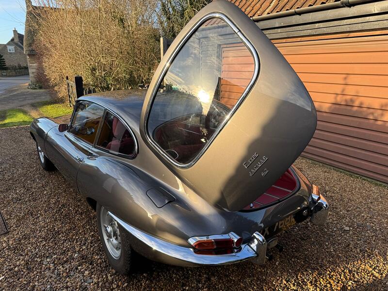 JAGUAR E-TYPE