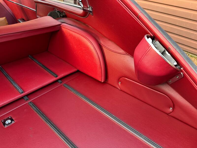 JAGUAR E-TYPE
