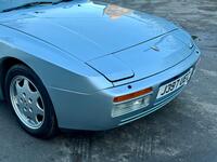 PORSCHE 944