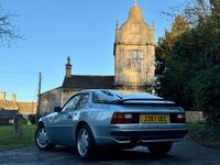 PORSCHE 944