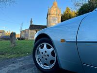 PORSCHE 944