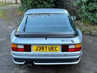 PORSCHE 944