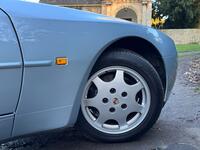 PORSCHE 944