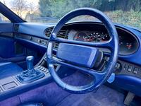 PORSCHE 944