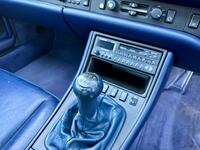 PORSCHE 944