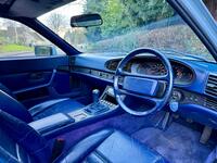 PORSCHE 944