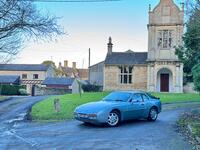 PORSCHE 944