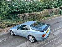 PORSCHE 944