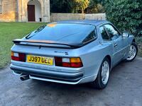 PORSCHE 944