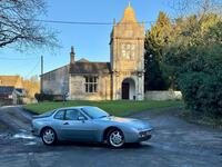 PORSCHE 944