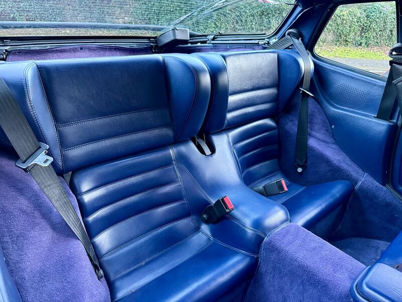 PORSCHE 944