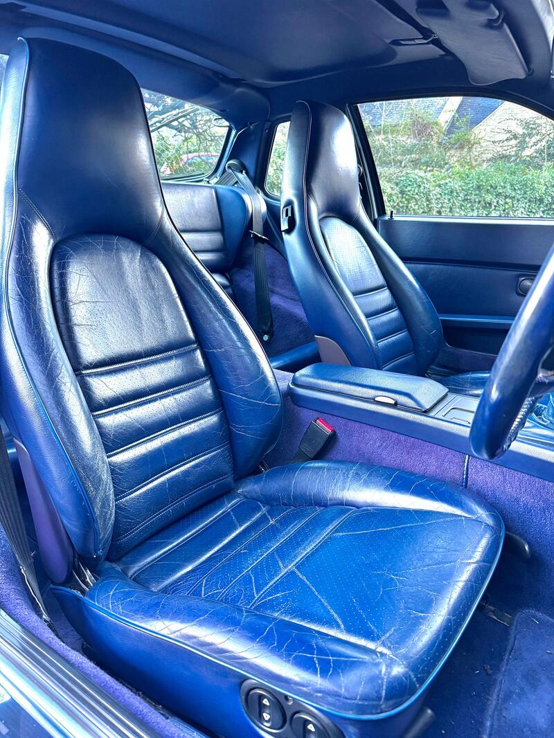 PORSCHE 944