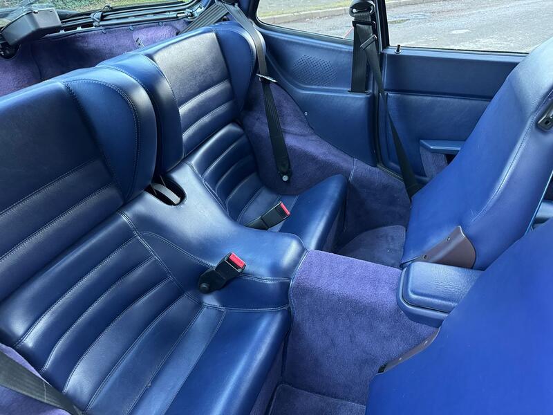 PORSCHE 944