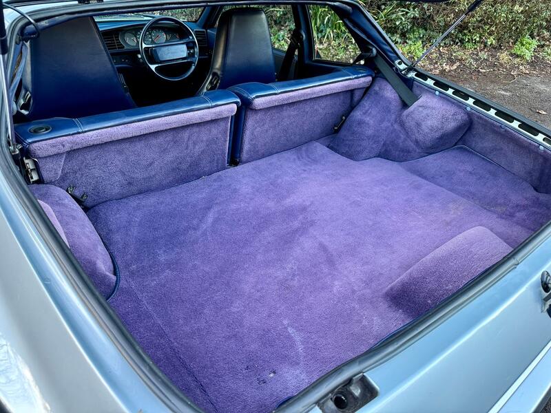PORSCHE 944