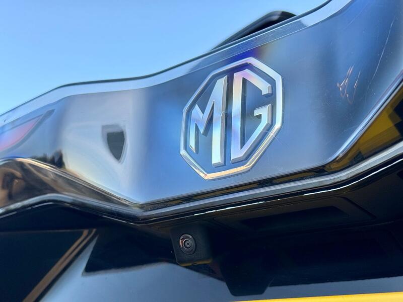 MG MG4