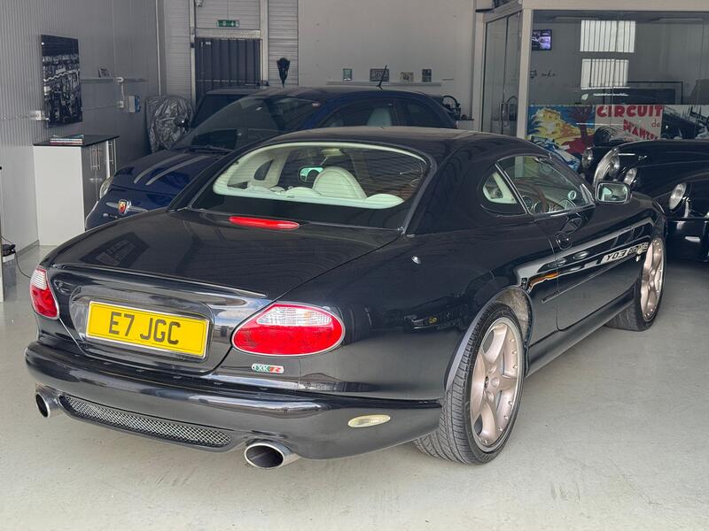 JAGUAR XKR