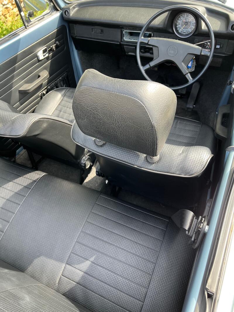 VOLKSWAGEN BEETLE