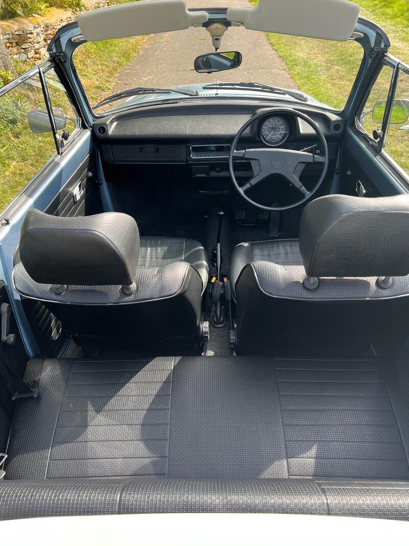 VOLKSWAGEN BEETLE